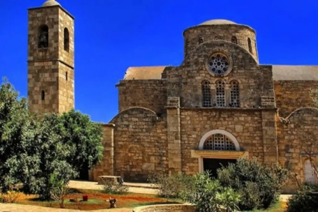 Однодневный тур на Кипр из Анталии на самолёте