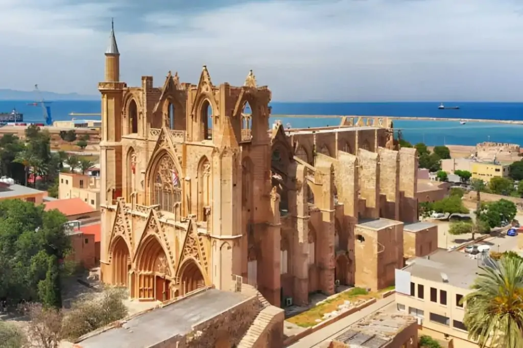 Однодневный тур на Кипр из Анталии на самолёте