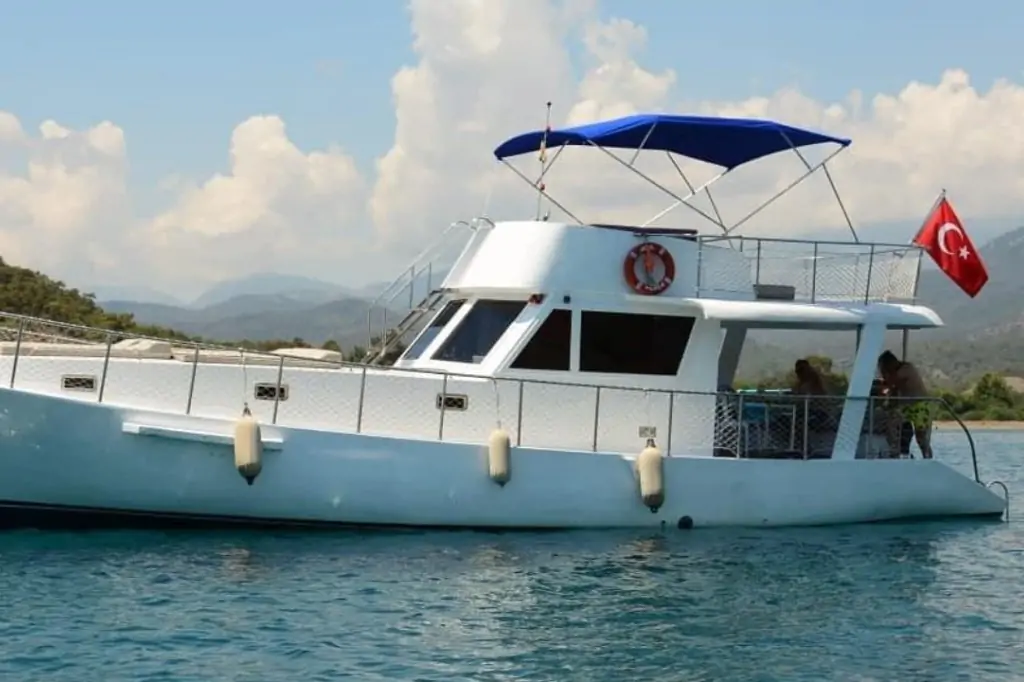 Индивидуальная морская рыбалка на яхте HELGA в Анталии