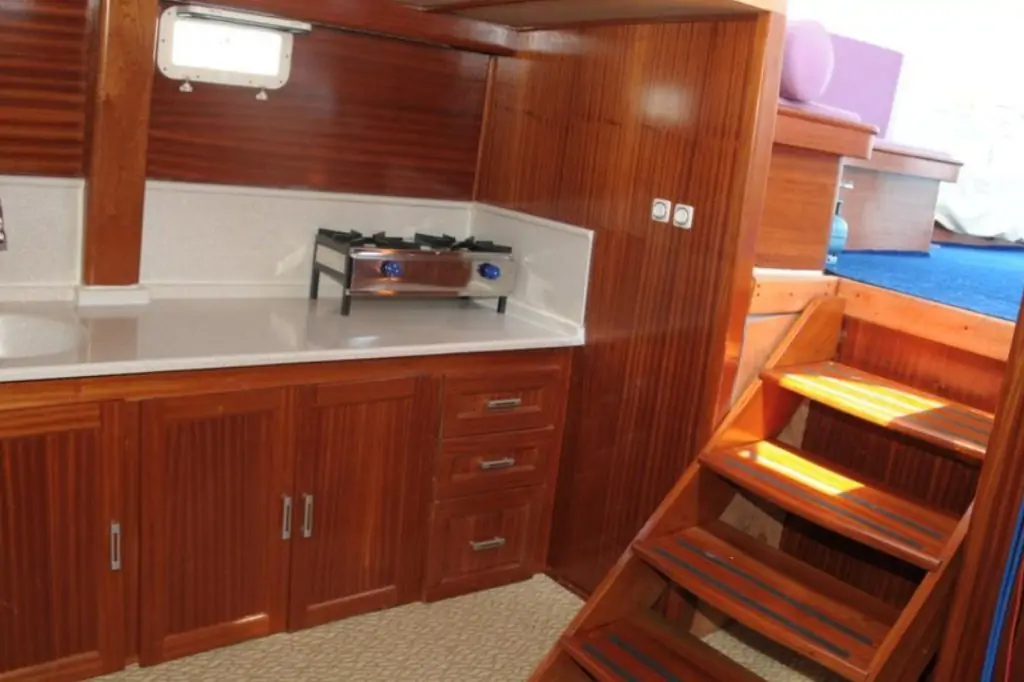 Индивидуальная морская рыбалка на яхте HELGA в Анталии