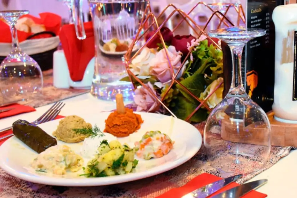 Вечерний круиз с ужином и турецкой ночью из Стамбула