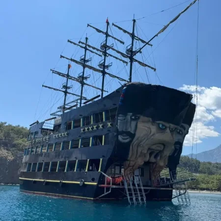 Экскурсия на пиратской лодке в Кемер