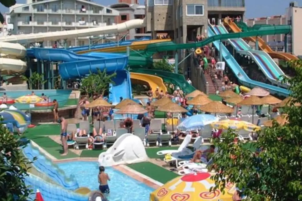 Аквапарк Atlantis в Мармарисе