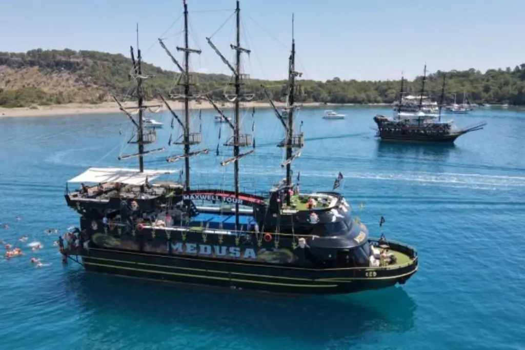 Морская прогулка на корабле Medusa из Кемер