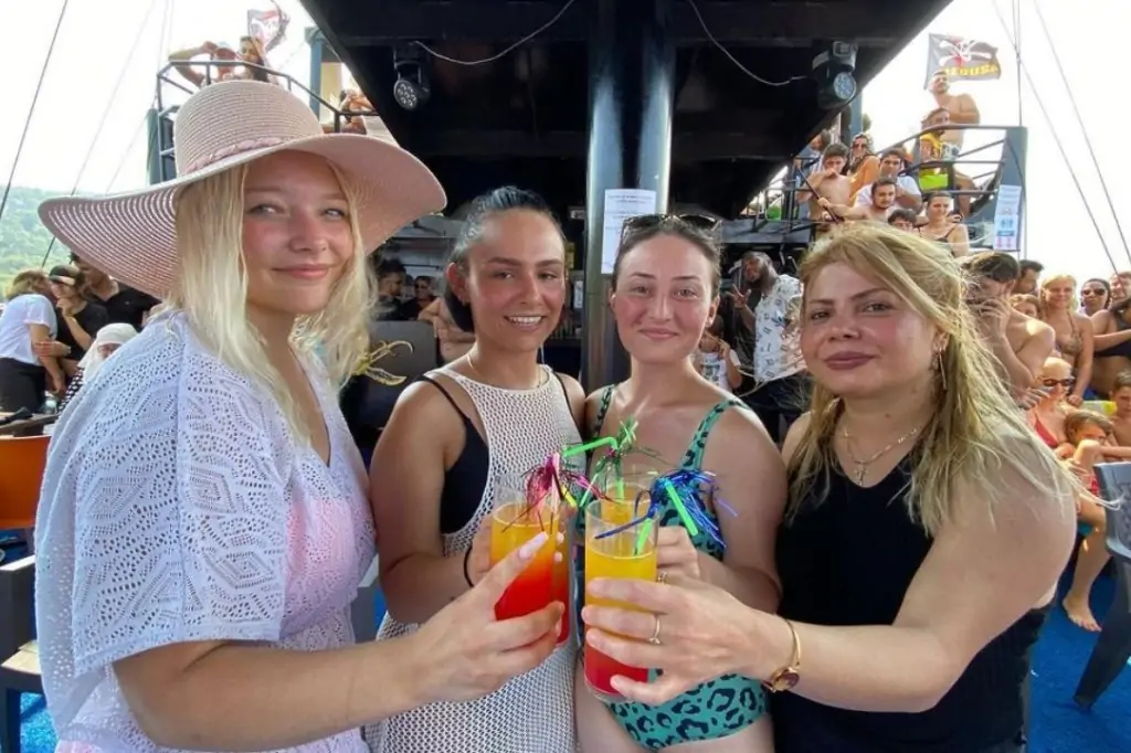 Морская прогулка на корабле Medusa из Кемер