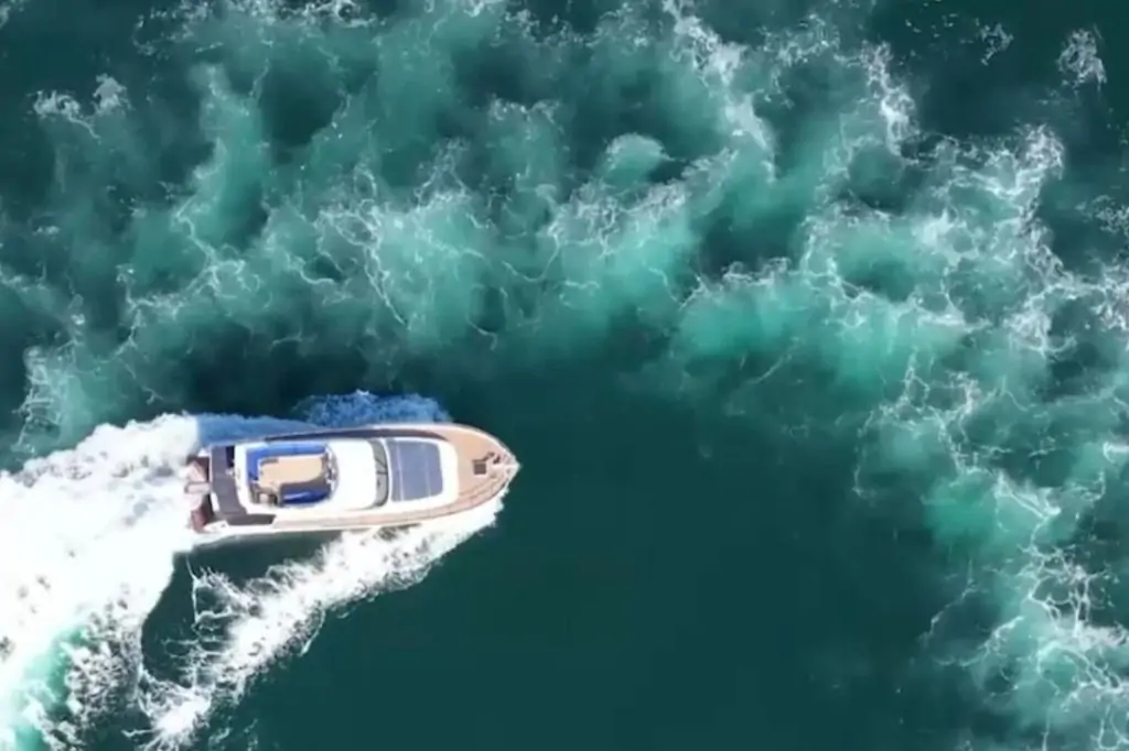 Индивидуальная морская прогулка на яхте в Стамбуле