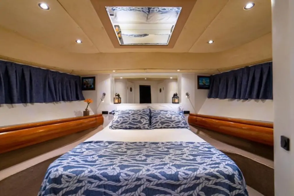 Индивидуальная морская прогулка на яхте в Стамбуле