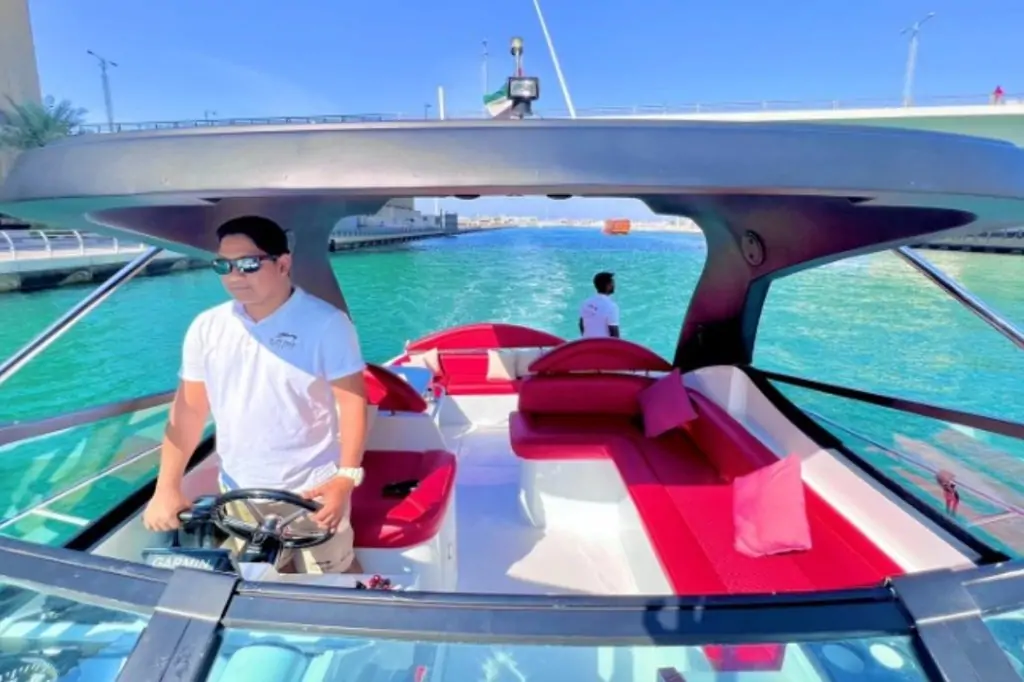 Индивидуальная прогулка на яхте ELITE-5 в Дубаи