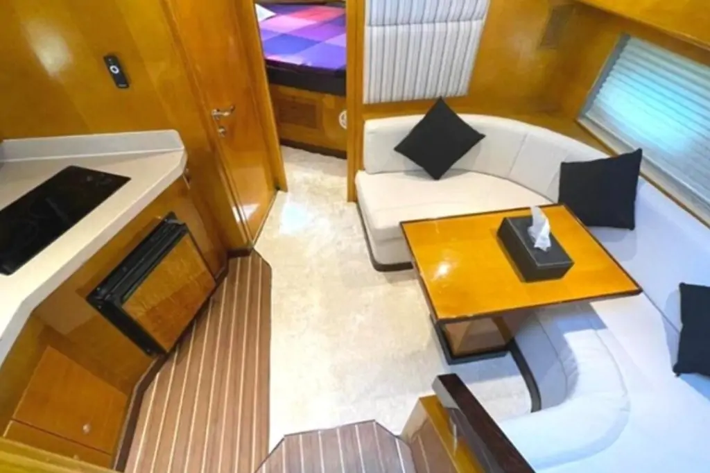 Индивидуальная прогулка на яхте ELITE-5 в Дубаи