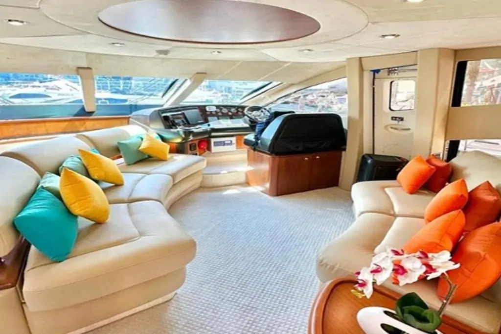 Индивидуальная прогулка на яхте ELITE-16 в Дубаи