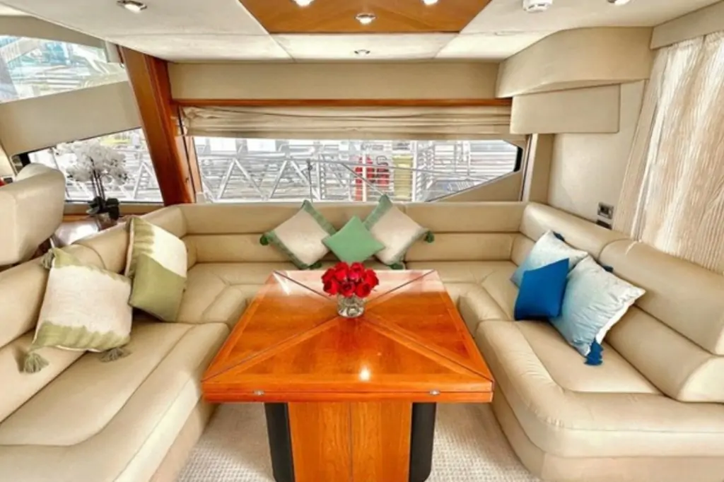 Индивидуальная прогулка на яхте ELITE-16 в Дубаи