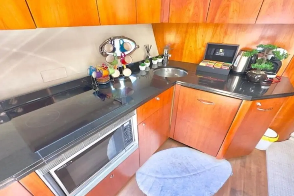 Индивидуальная прогулка на яхте ELITE-16 в Дубаи