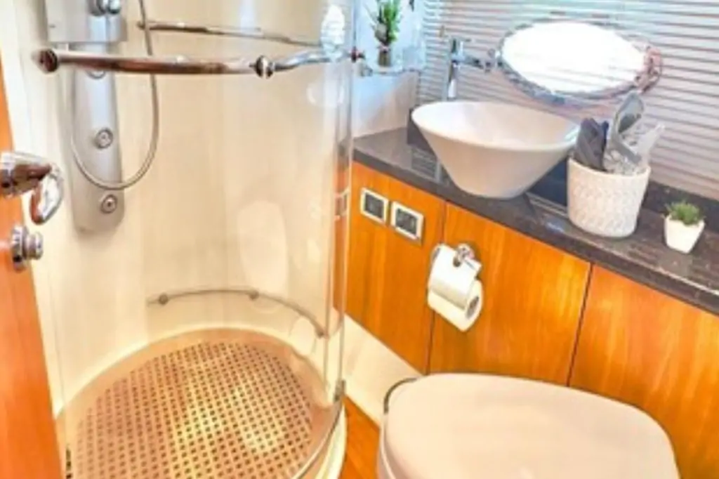 Индивидуальная прогулка на яхте ELITE-16 в Дубаи