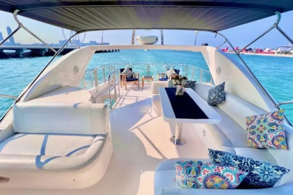 Индивидуальная прогулка на яхте ELITE-12 в Дубаи