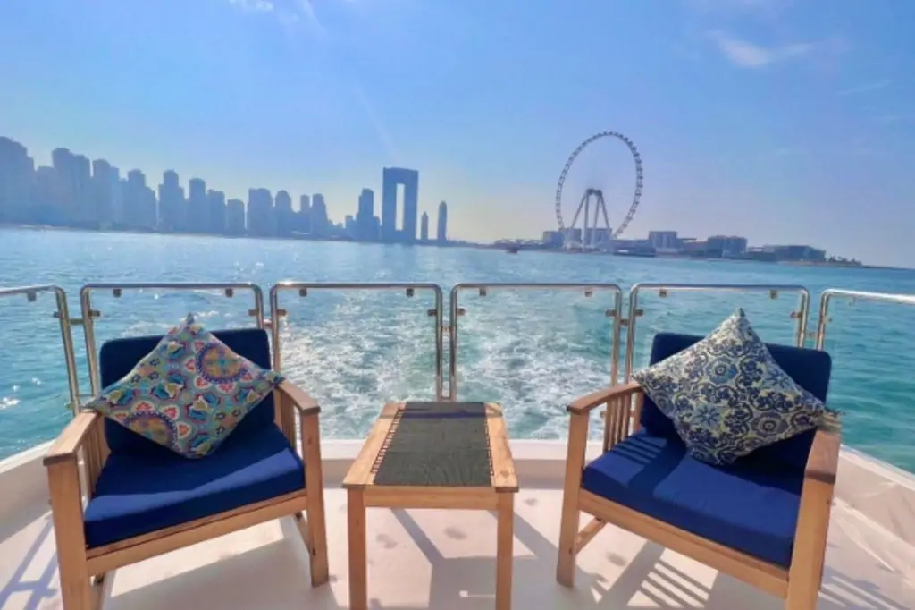 Индивидуальная прогулка на яхте ELITE-12 в Дубаи