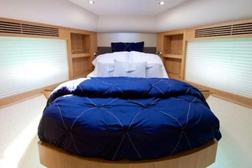 Индивидуальная прогулка на яхте ELITE-12 в Дубаи