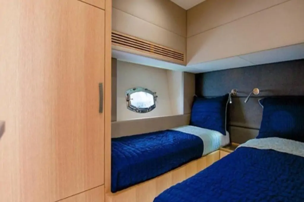 Индивидуальная прогулка на яхте ELITE-12 в Дубаи