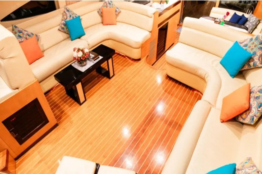 Индивидуальная прогулка на яхте ELITE-12 в Дубаи