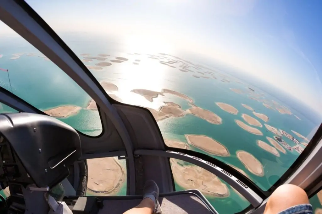 Полёт на вертолёте над Дубаем (12 / 17 / 22 / 30 минут)