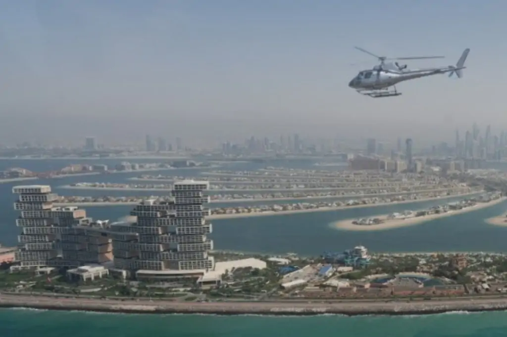 Полёт на вертолёте над Дубаем (12 / 17 / 22 / 30 минут)