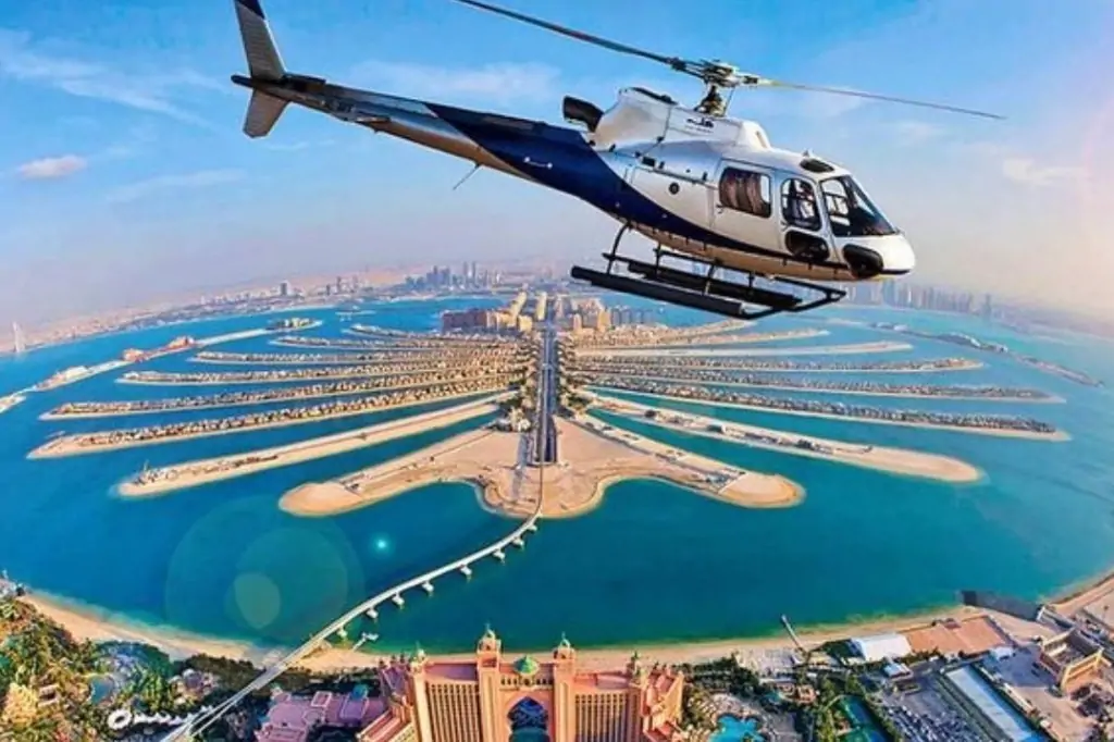 Полёт на вертолёте над Дубаем (12 / 17 / 22 / 30 минут)