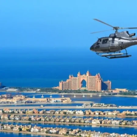 Индивидуальный полёт на вертолёте над Дубаем