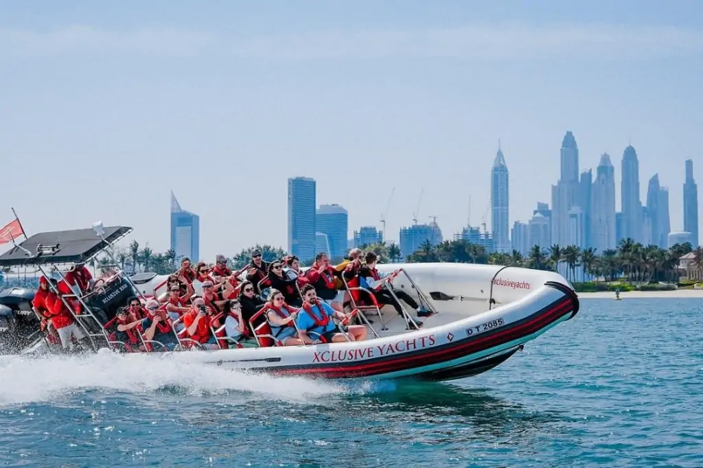 Обзорный тур на лодке в Дубаи