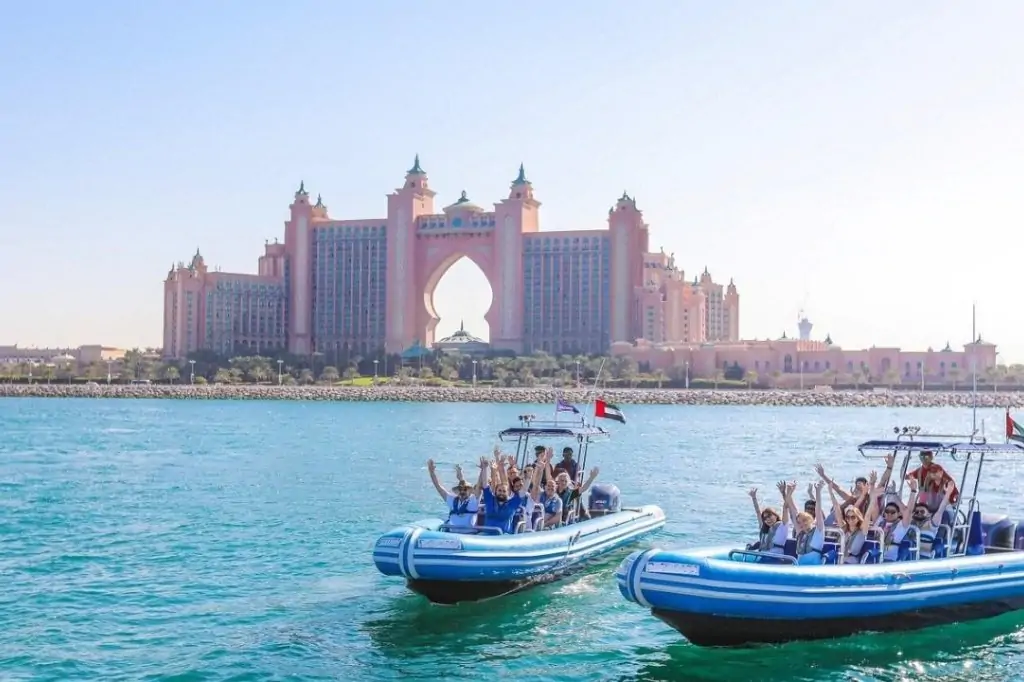 Обзорный тур на лодке в Дубаи