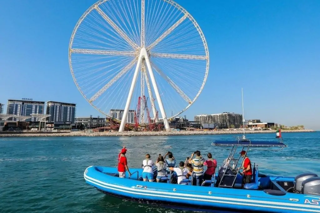 Обзорный тур на лодке в Дубаи