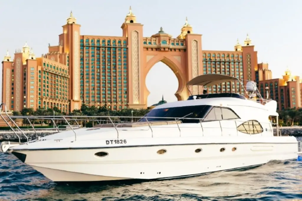Индивидуальная прогулка на яхте Alshali-68 в Дубаи