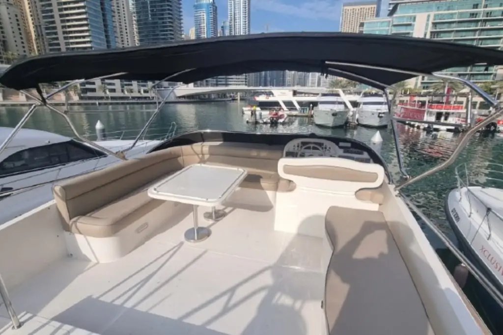 Индивидуальная прогулка на яхте Alshali-68 в Дубаи