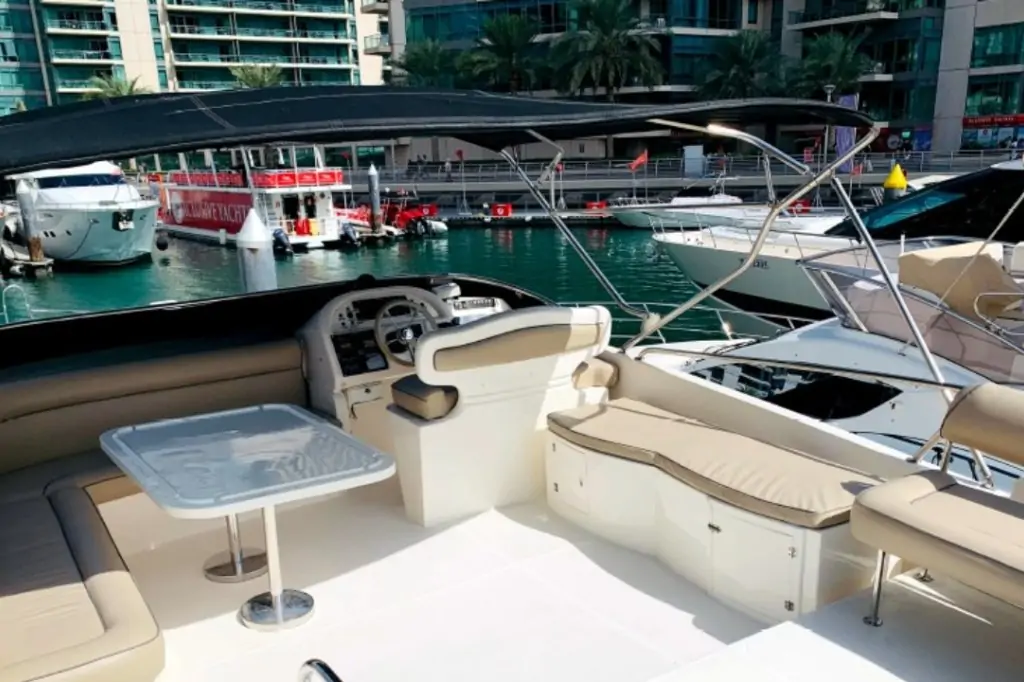 Индивидуальная прогулка на яхте Alshali-68 в Дубаи