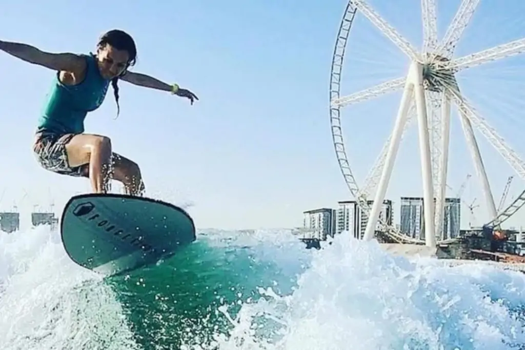 Вейкборд - Водные лыжи в Дубае