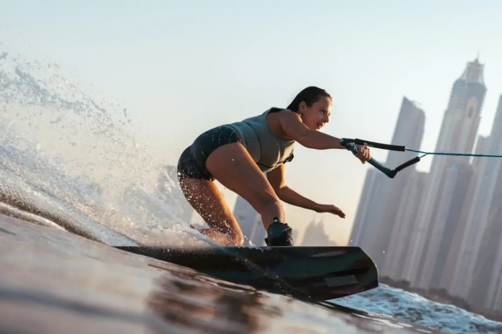 Вейкборд - Водные лыжи в Дубае