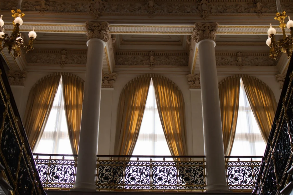 «Бриллиантовая улица» с экскурсией по Музею Фаберже