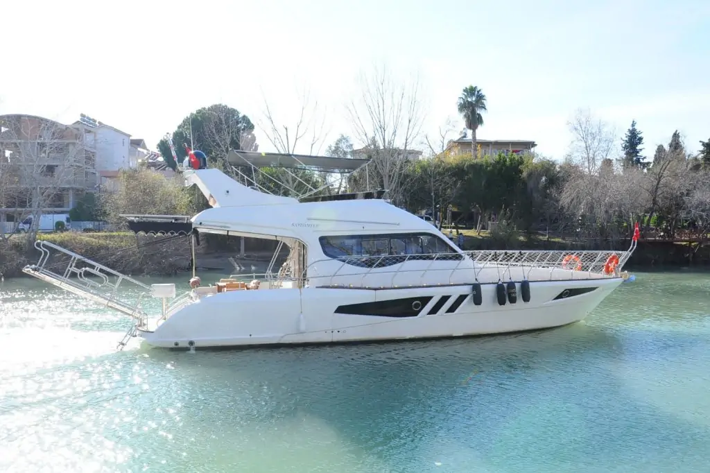 Аренда яхты в Белеке Santiano