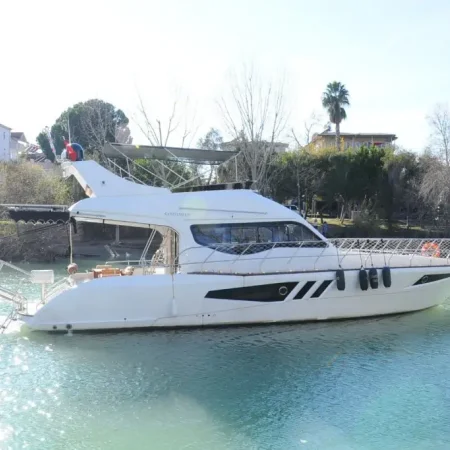 Аренда яхты в Белеке Santiano