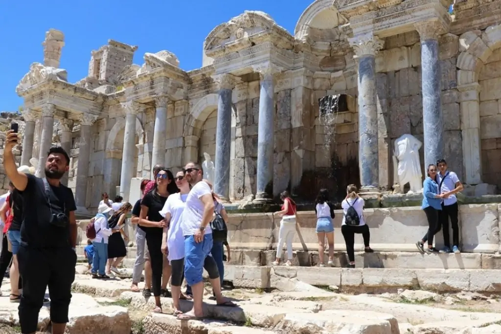 Сагалассос, водопад Куршунлу и пещеру Инсую