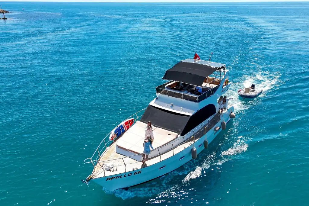 Аренда яхты в Белеке – приватный отдых на волнах