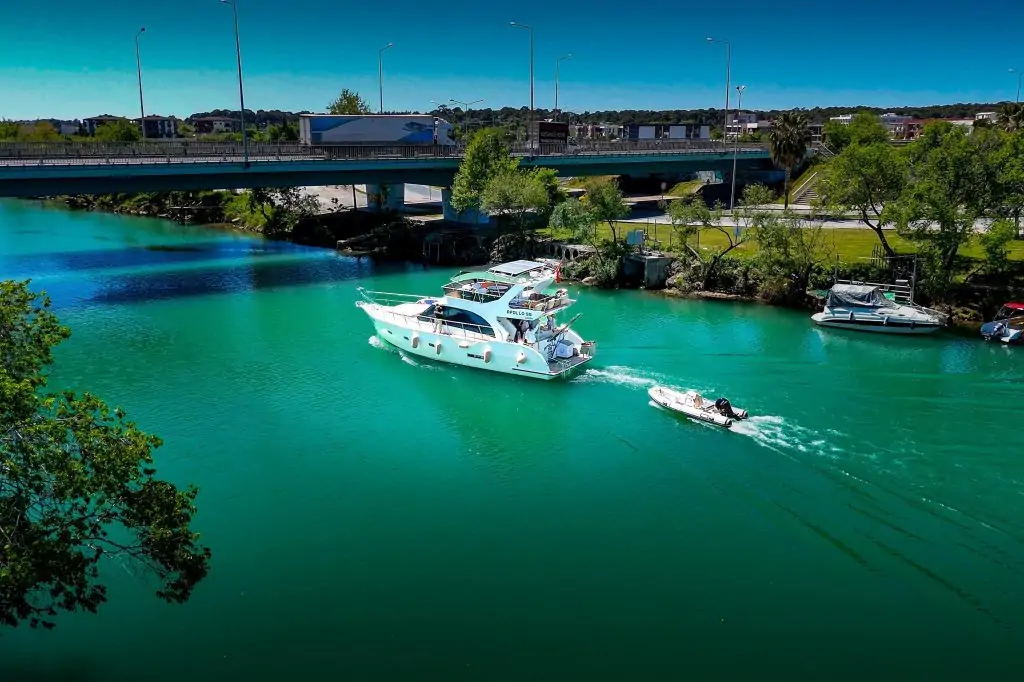 Аренда яхты в Белеке – приватный отдых на волнах