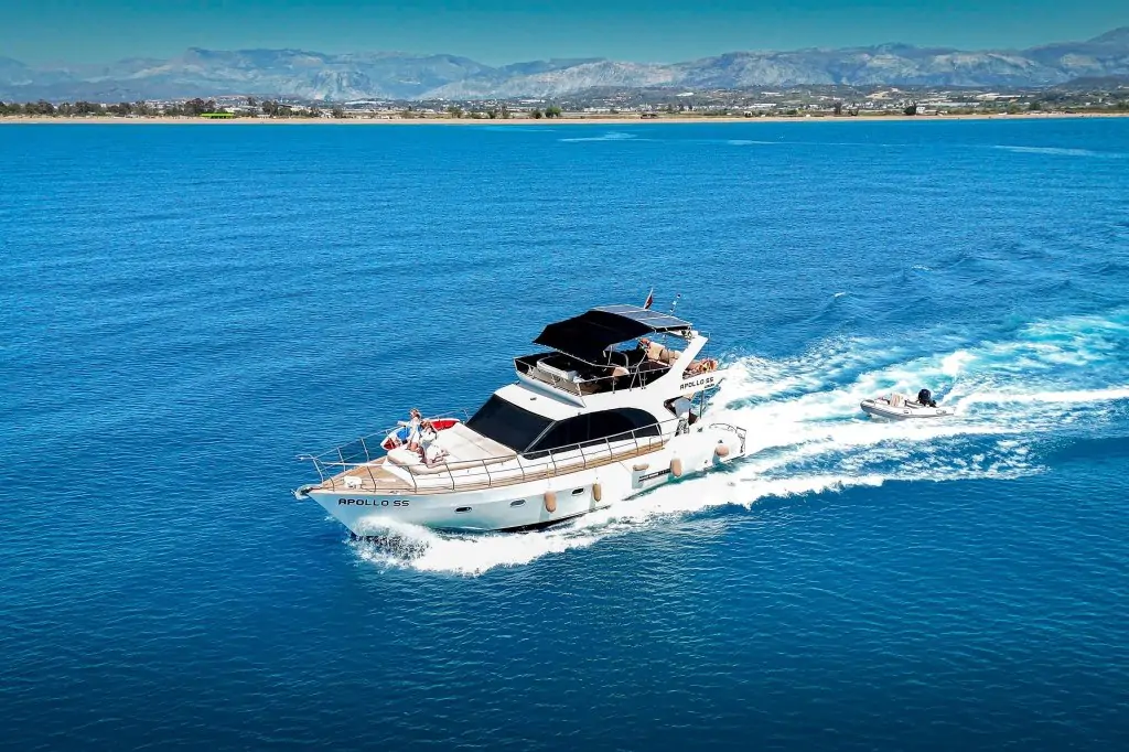 Аренда яхты в Белеке – приватный отдых на волнах