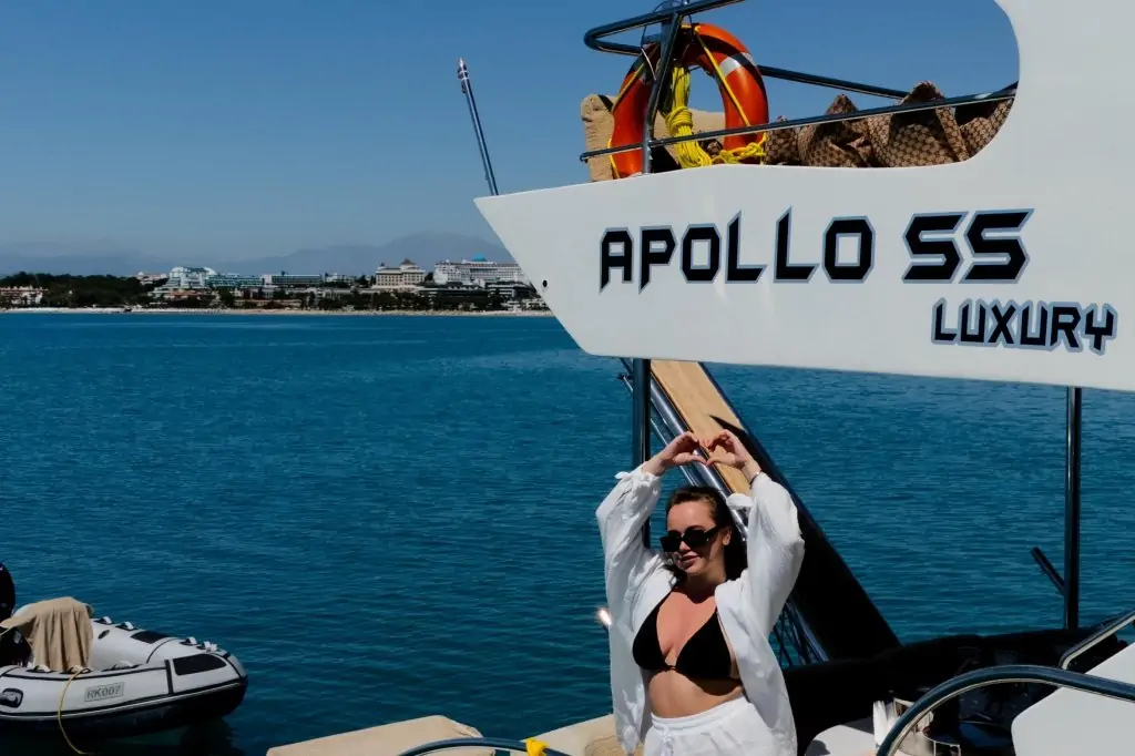 Аренда яхты в Белеке – приватный отдых на волнах