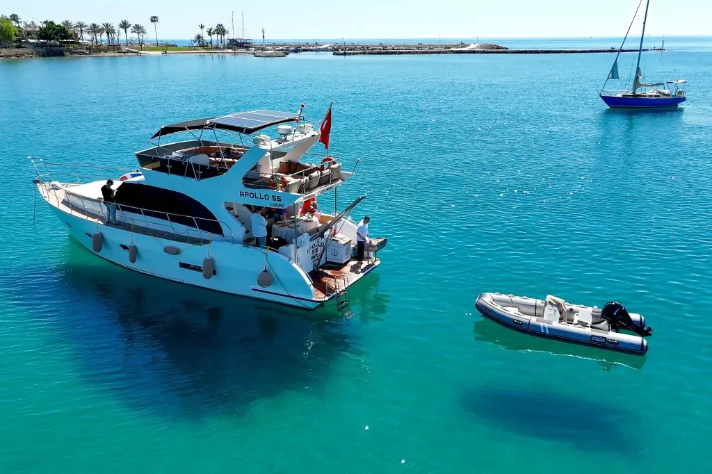 Аренда яхты в Белеке – приватный отдых на волнах