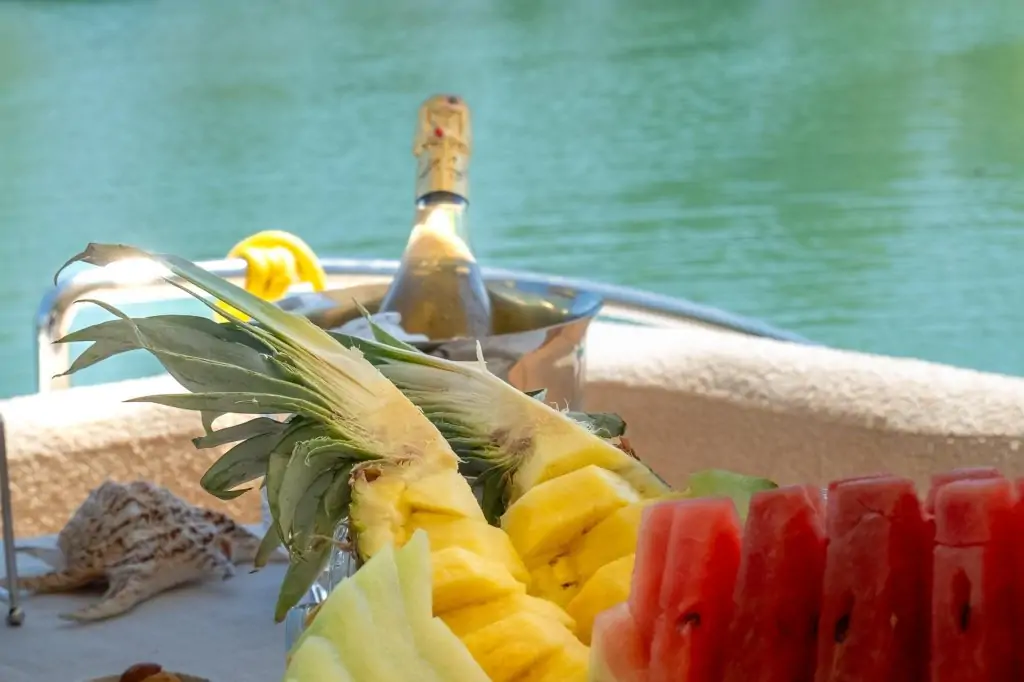 Аренда яхты в Белеке – приватный отдых на волнах