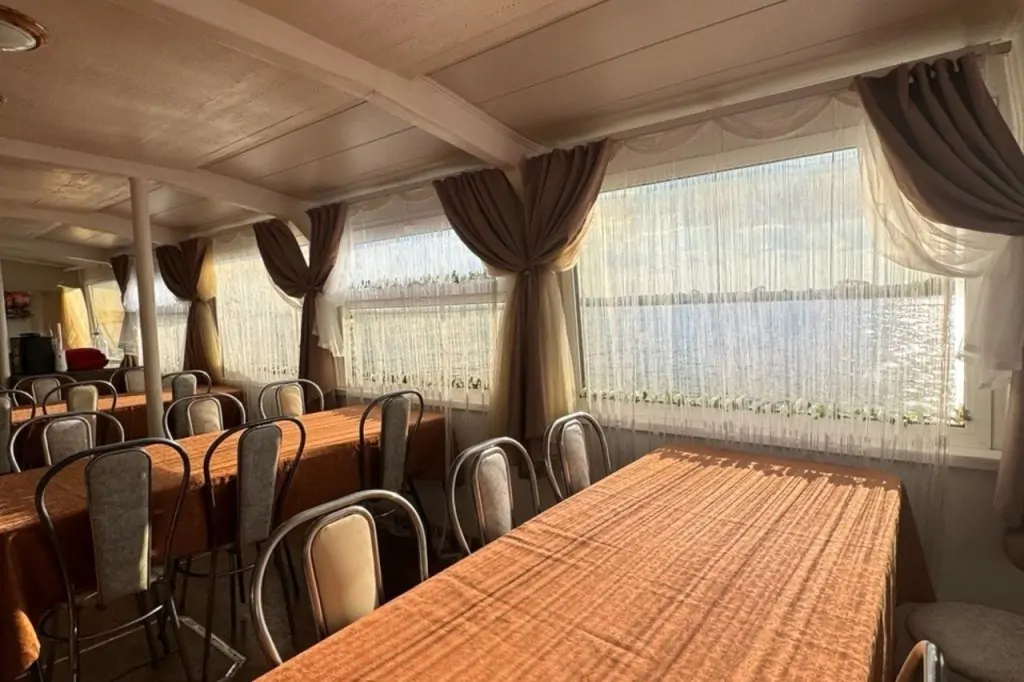 Двухчасовая прогулка по Волге на теплоходе