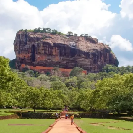 Экскурсия «Сигирия за один день» на Шри-Ланке с подъемом на Сигирию/Пидурангалу