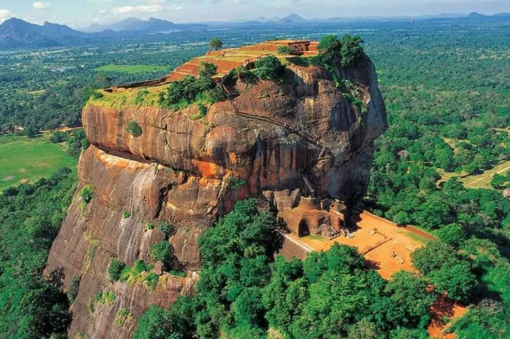 Двухдневная экскурсия «Сердце Шри-Ланки» с подъемом на Сигирию/Пидурангалу