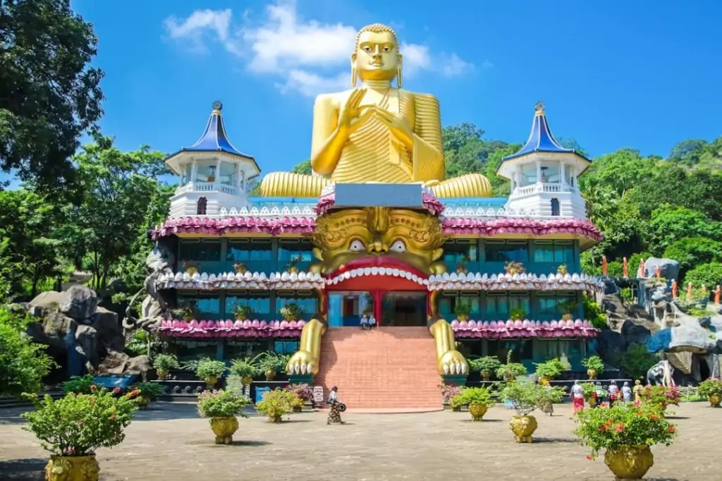 Двухдневная экскурсия «Сигирия + Канди» на Шри-Ланке с подьёмом на Сигирию/Пидурангалу