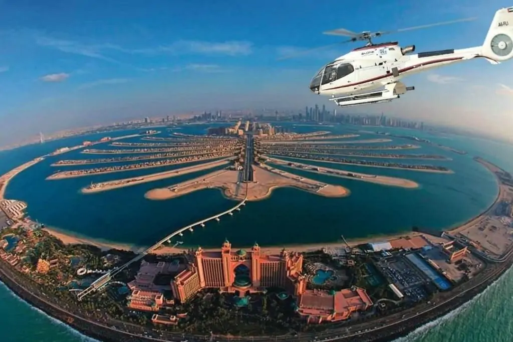 Полёт на вертолёте над Дубаем 30 минут (THE GRAND TOUR)