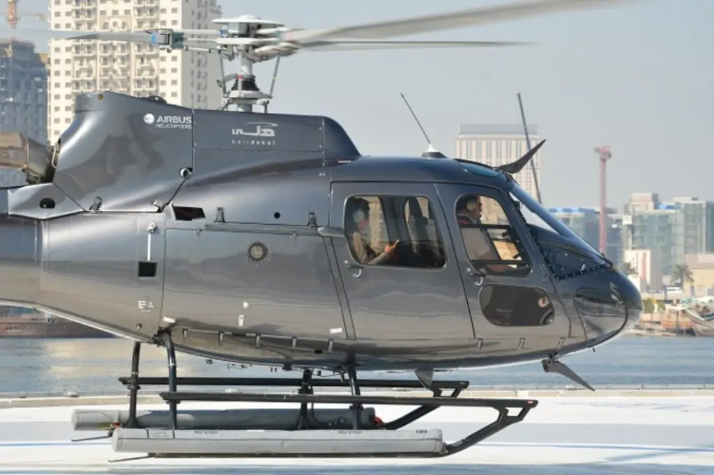 Полёт на вертолёте над Дубаем 30 минут (THE GRAND TOUR)